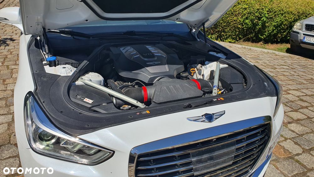 Hyundai Genesis - 7