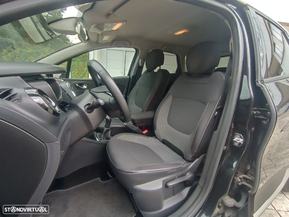 Renault Captur 1.5 dCi Exclusive - 13