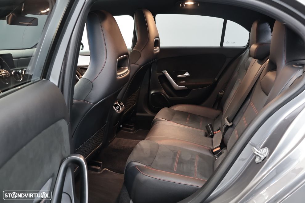 Mercedes-Benz A 200 AMG Line - 24