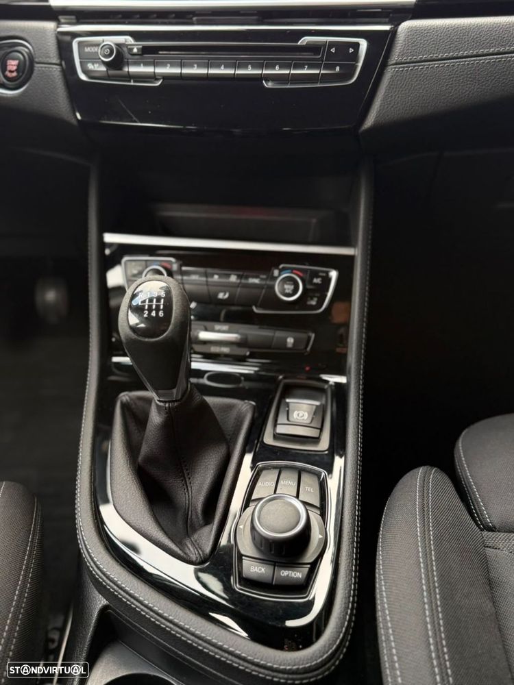 BMW 216 Active Tourer d Line Sport - 24