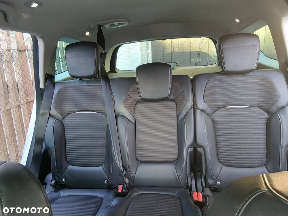 Renault Scenic 1.3 TCe FAP Intens - 8