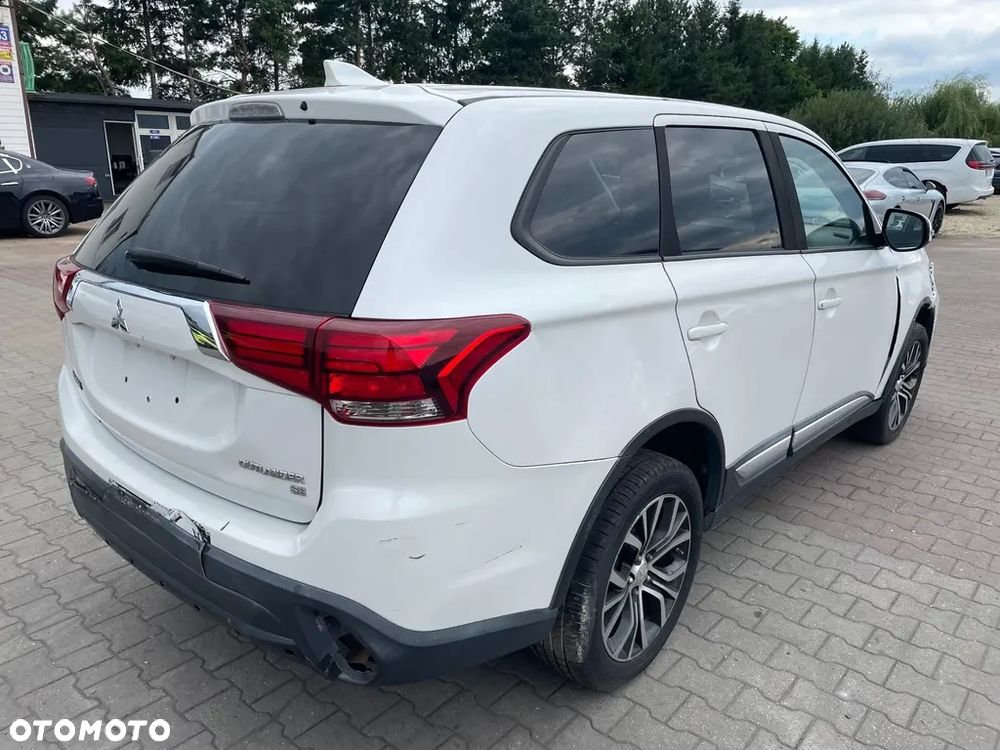 Mitsubishi Outlander 2.4 4WD CVT Instyle - 2