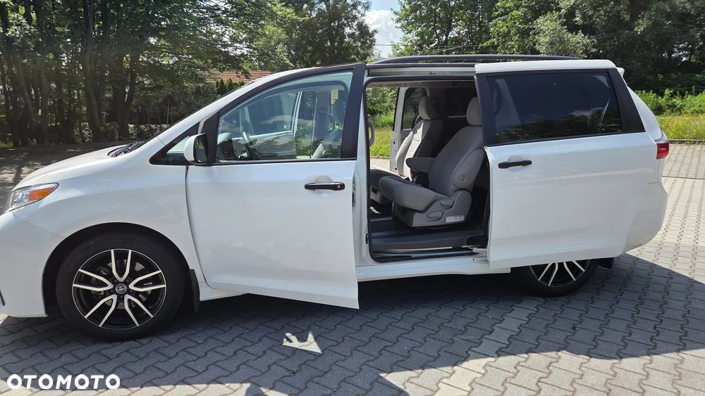 Toyota Sienna - 20