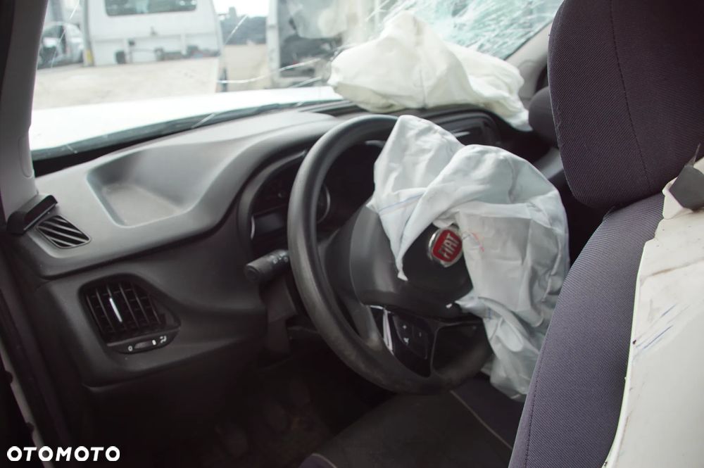 Auto na części - Fiat Doblo II Lift 1.4 T-Jet 120 KM 198A4000 M32 249 2018R Silnik Skrzynia Drzwi Szyba Zderzak Klapa Deska Kokpit Sterownik Moduł Licznik Kierownica - 11