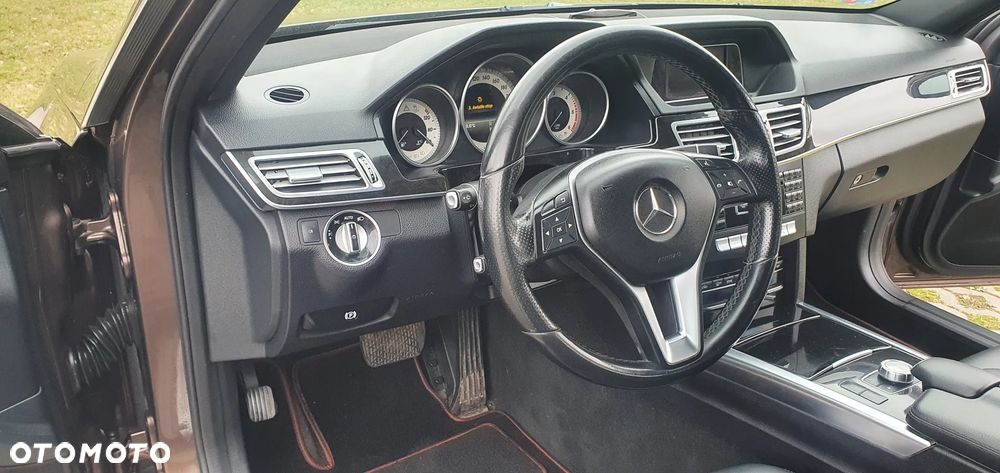 Mercedes-Benz Klasa E 220 CDI BlueEff Avantgarde - 31