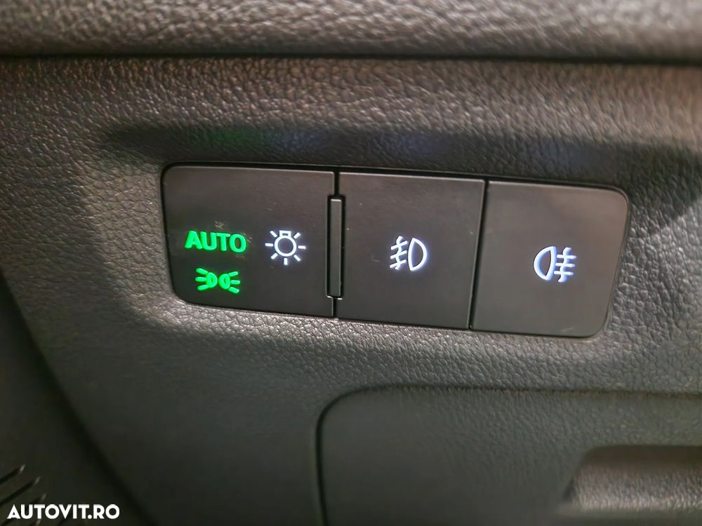 Skoda Octavia 1.5 TSI DSG MHEV Ambition - 9