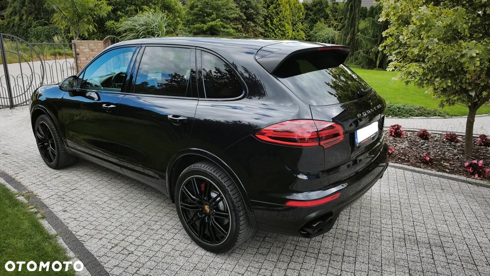 Porsche Cayenne - 4