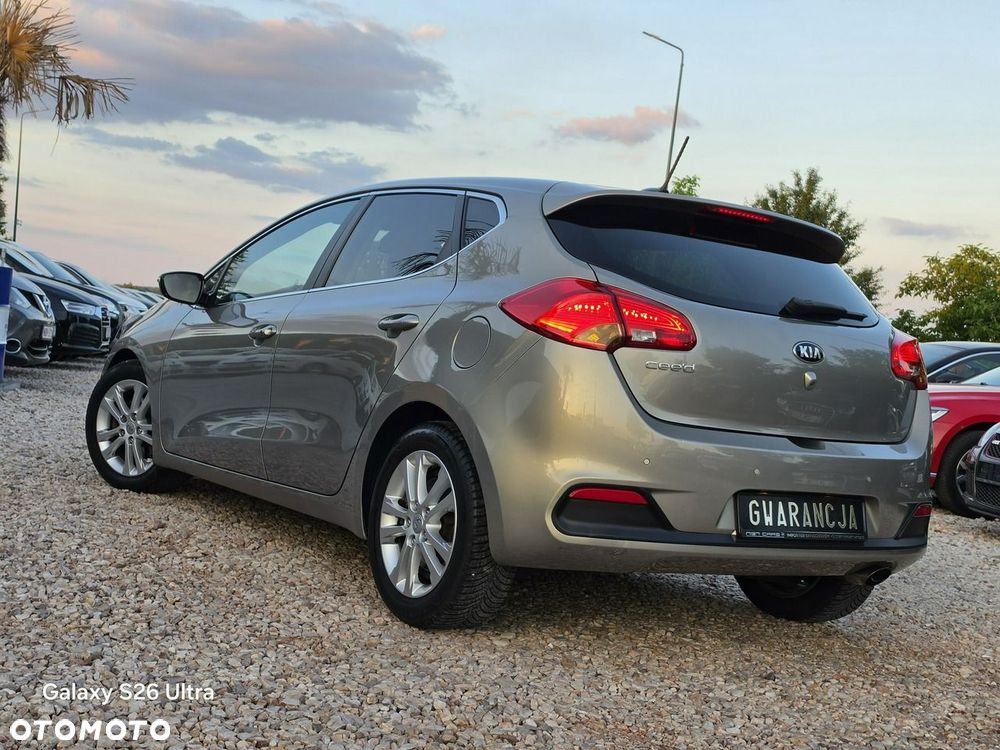 Kia Ceed - 12