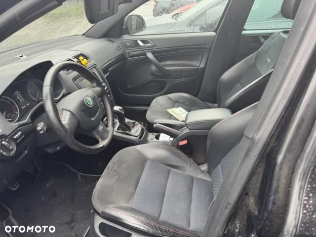 Skoda Octavia 2.0 TSI DSG RS - 6