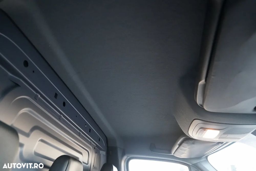 Mercedes-Benz SPRINTER 315 CDI / FURGON / AUTOUTILITARĂ / FULL LED / AUTOMATĂ / 3 LOCURI / IMPORTATĂ - 34