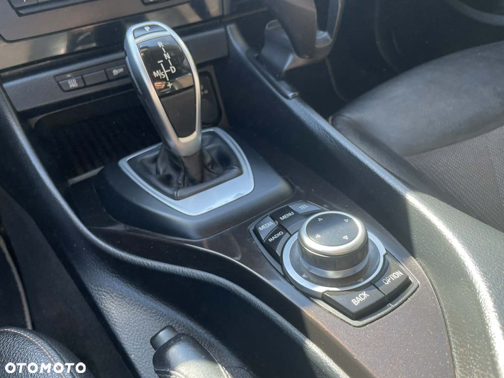 BMW X1 sDrive18d xLine - 17