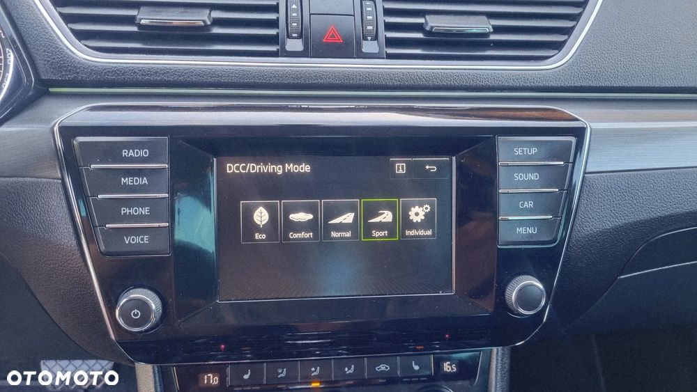 Skoda Superb 2.0 TDI DSG Premium Edition - 21