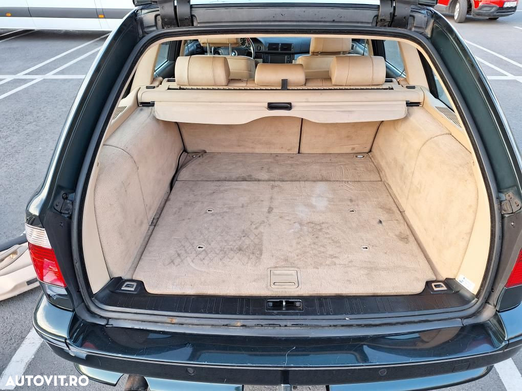 BMW Seria 5 525iA touring - 38