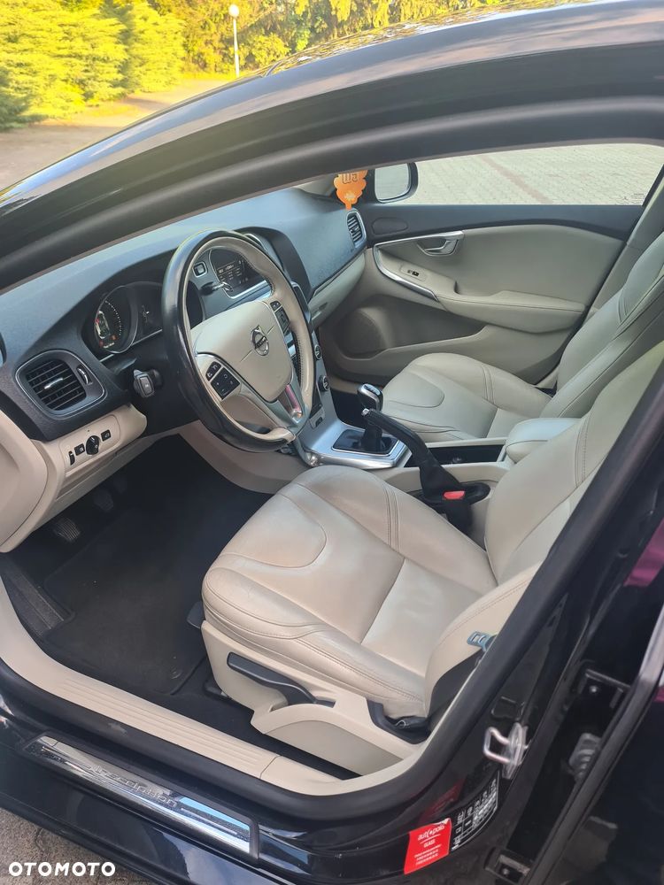 Volvo V40 D3 Inscription - 11