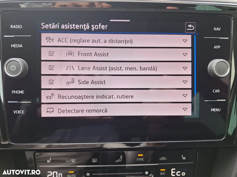 Volkswagen Passat - 13