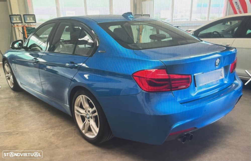BMW 330 e iPerformance Pack M - 5