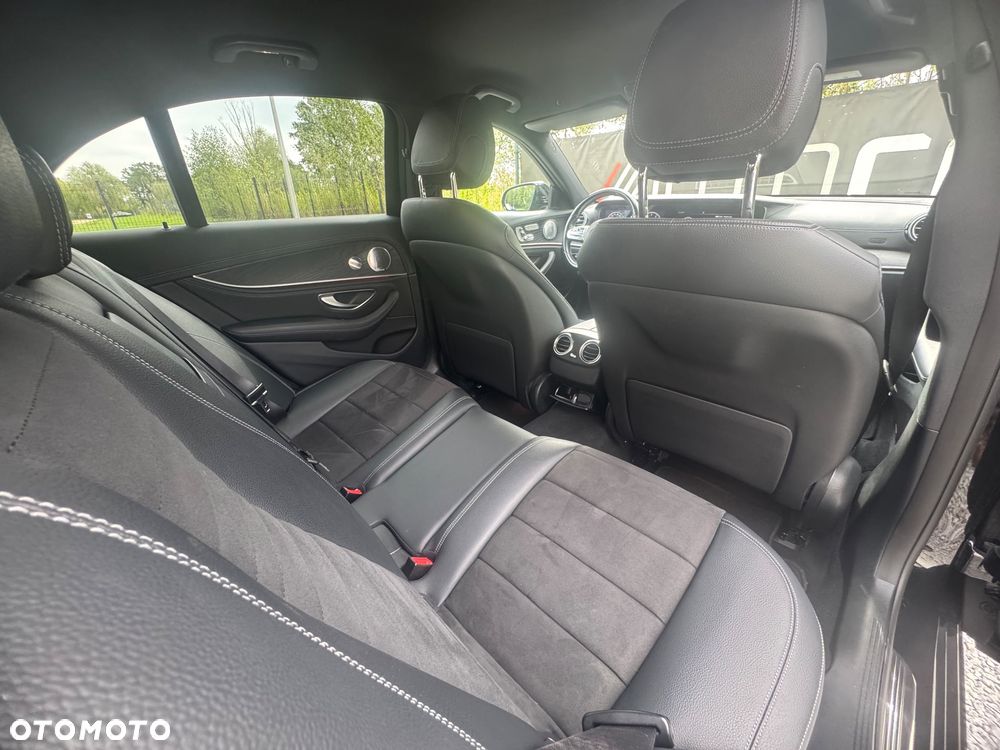 Mercedes-Benz Klasa E 200 9G-TRONIC AMG Line - 23