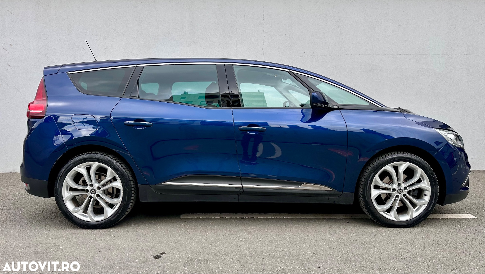 Renault Grand Scenic BLUE dCi 120 EDC BUSINESS EDITION - 10