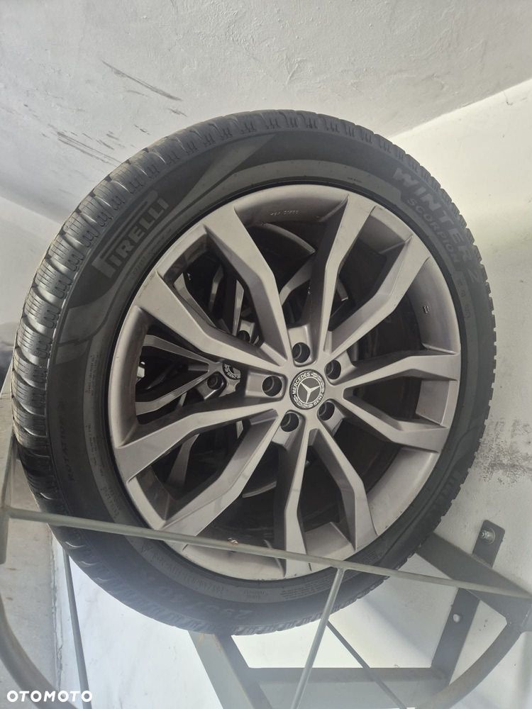 Mercedes-Benz GLS - 8