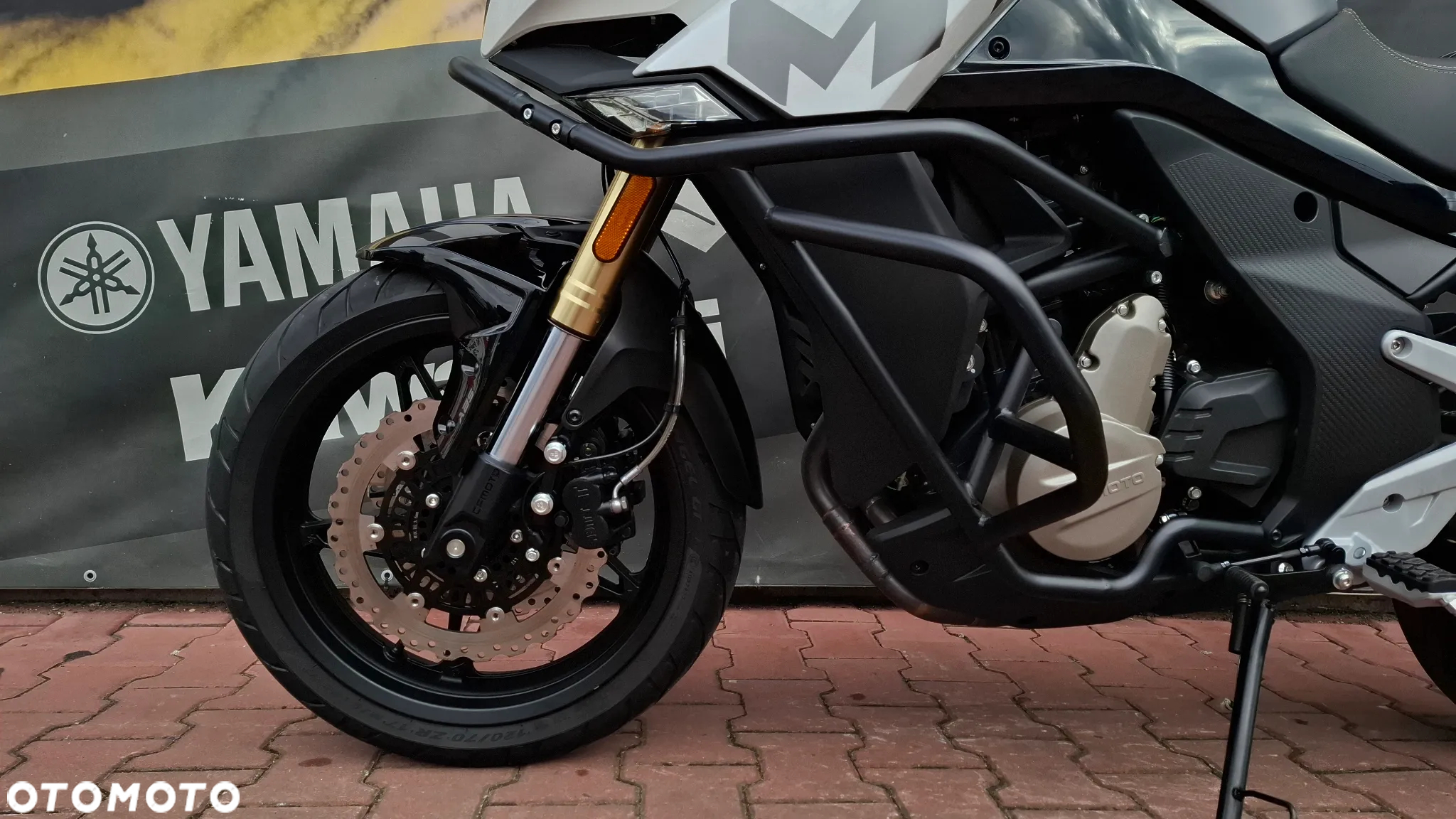 CFMoto 650 MT - 14