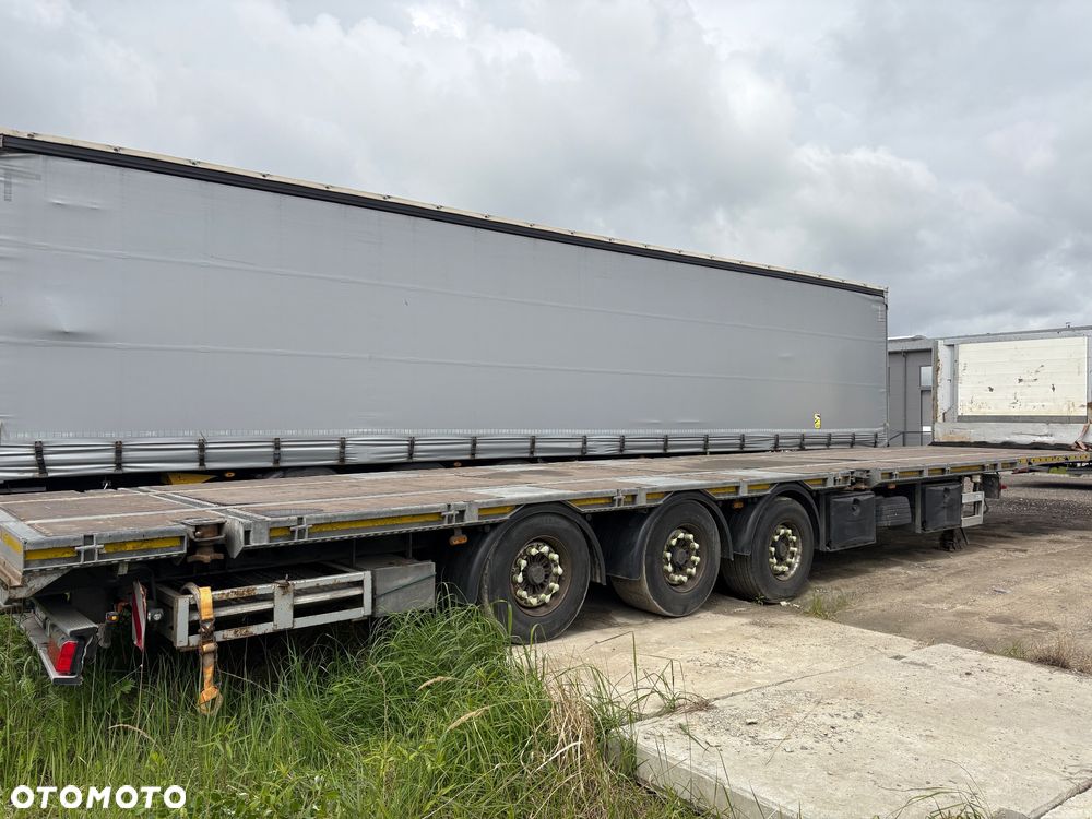 Schwarzmuller RUFA Naczepa niskopodwozie / Najazdy / Platforma / Mocowanie do kontenerów / OCYNK / 2017r / Podnoszona oś - 4