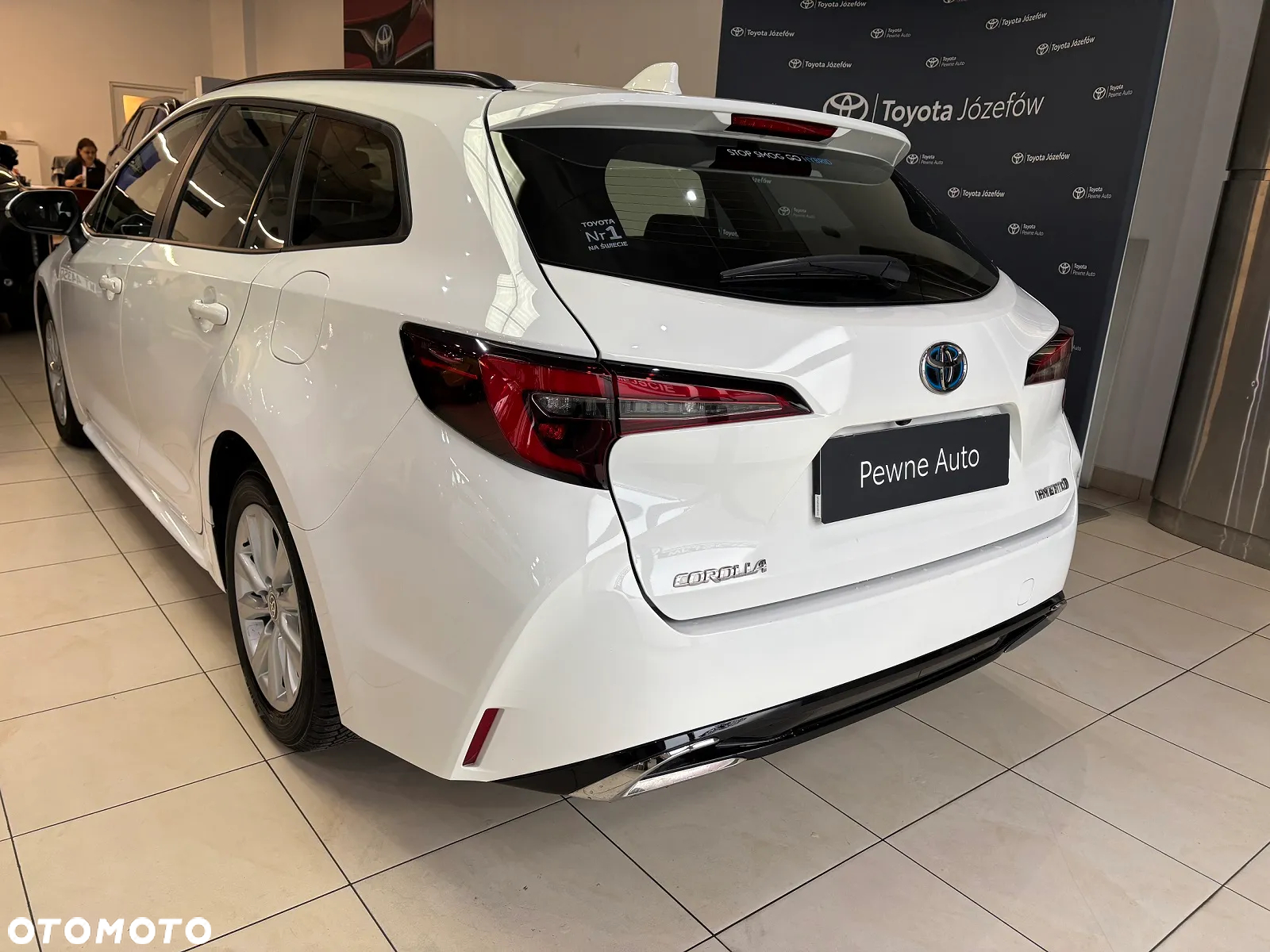 Toyota Corolla 1.8 Hybrid Comfort - 2
