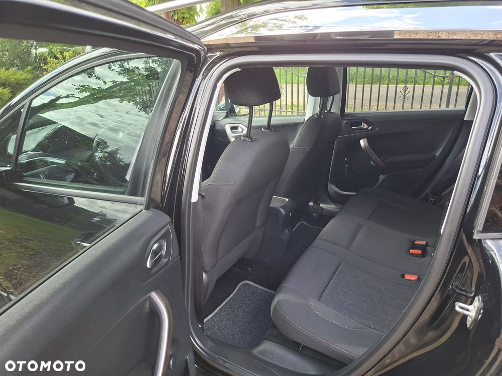 Peugeot 2008 PureTech 82 Access - 32