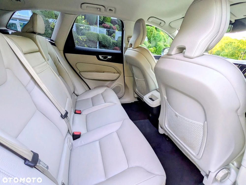 Volvo XC 60 T5 AWD Inscription - 18