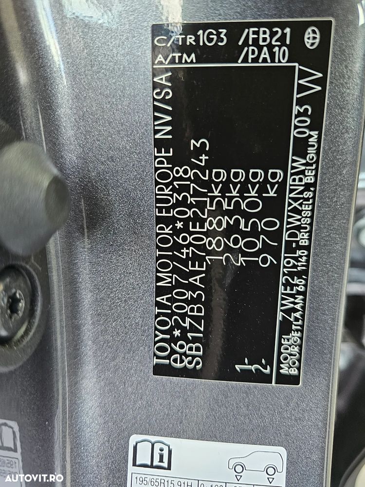 Toyota Corolla 1.8 HSD Business - 28