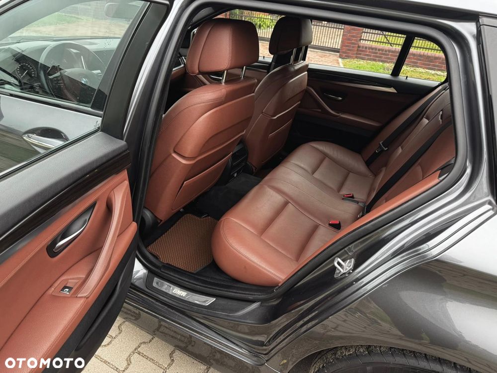 BMW Seria 5 525d xDrive Sport-Aut Luxury Line - 15