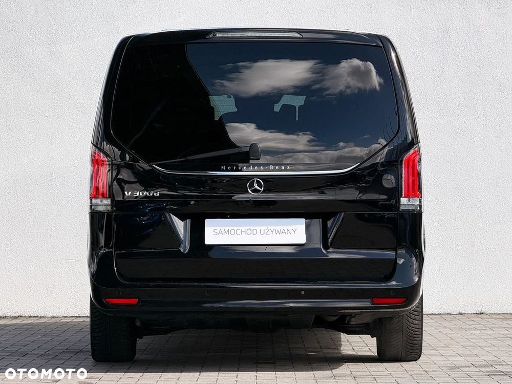 Mercedes-Benz Klasa V 300 d extralang 4Matic 9G-TRONIC Avantgarde - 39