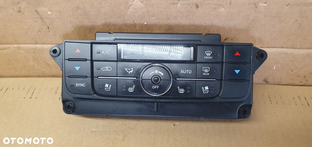 Panel nawiewu klimatyzacji klimy Jeep Grand Cherokee IV WK2 55111924A0 - 1