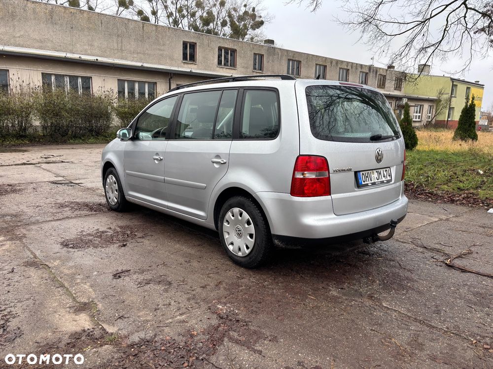 Volkswagen Touran 1.9 TDI DPF Conceptline - 4