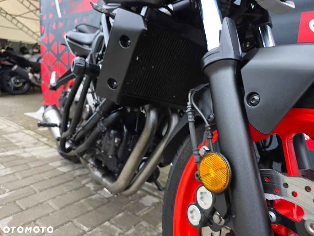 Yamaha MT - 27