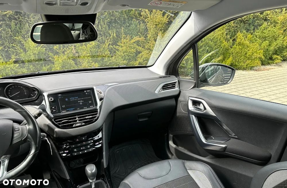 Peugeot 2008 PureTech 110 GPF Stop&Start EAT6 Allure - 9