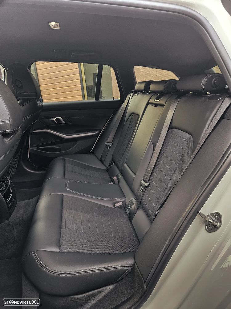 BMW 320 d Aut. Sport Line - 20