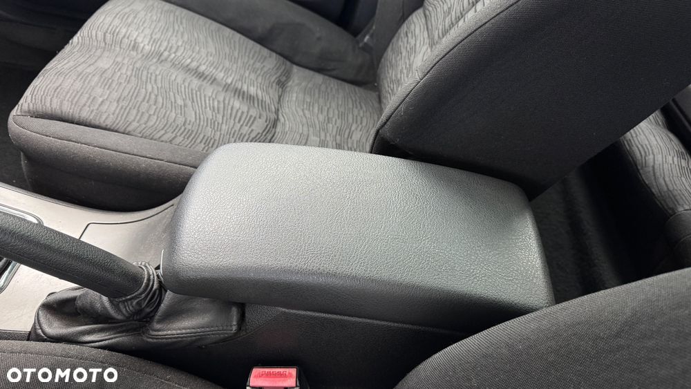 Peugeot 407 1.6 HDI Premium - 23