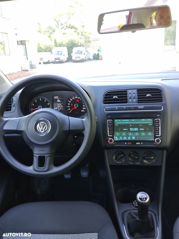 Volkswagen Polo - 11