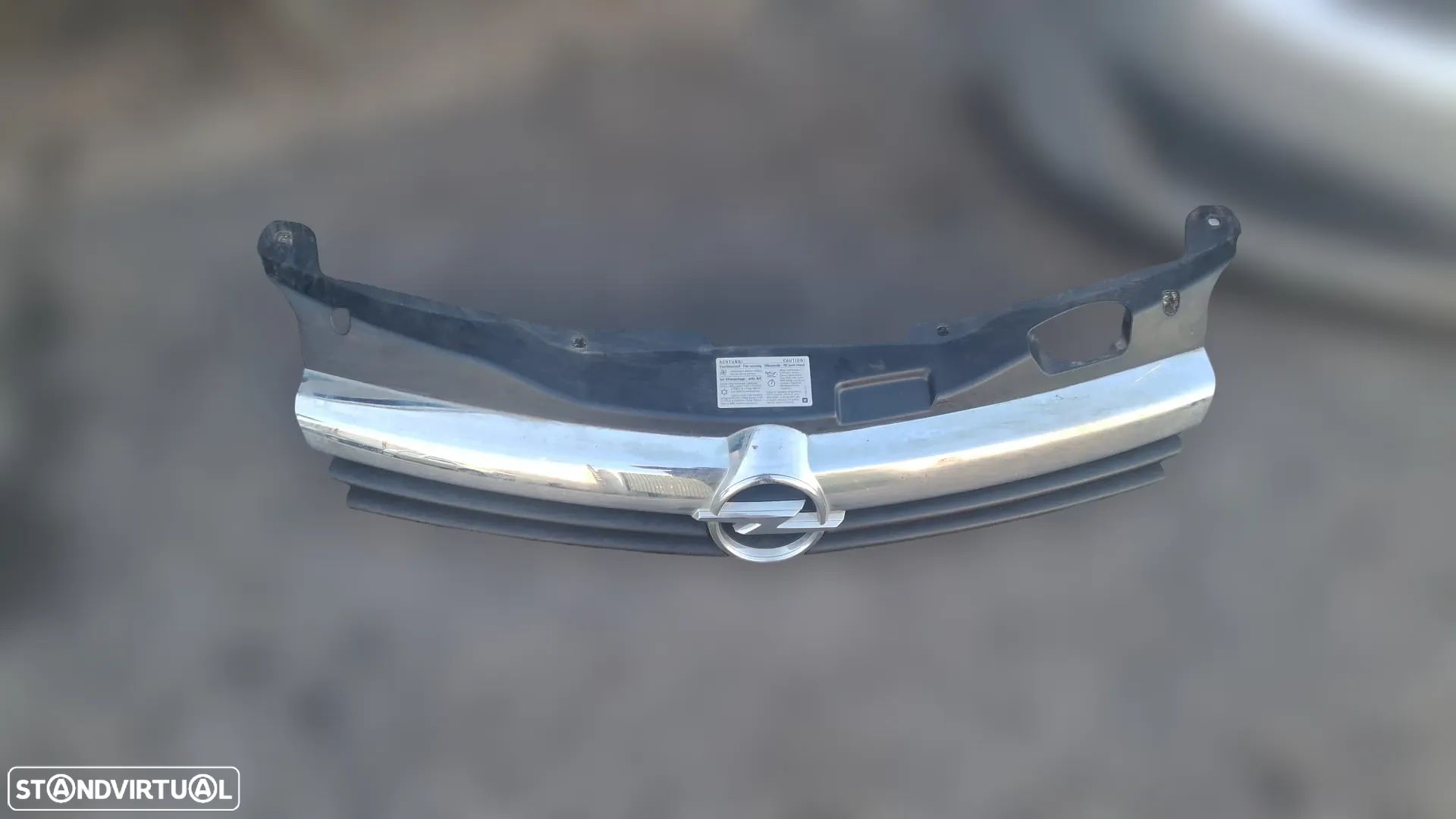Grelha frontal Opel Astra H de 2006 - 1