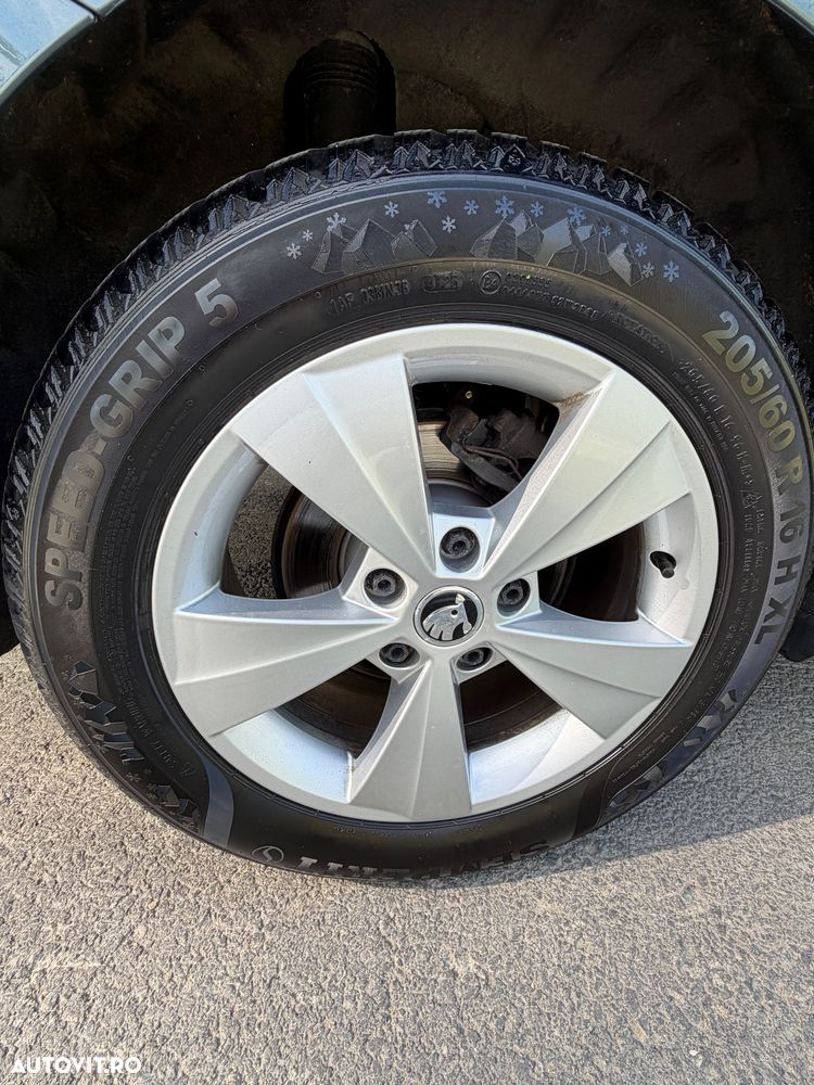 Skoda Octavia 2.0 TDI DSG Style - 26