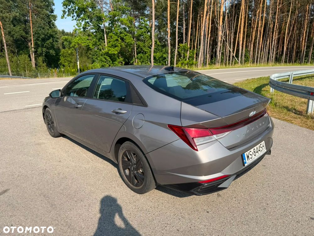 Hyundai Elantra - 5