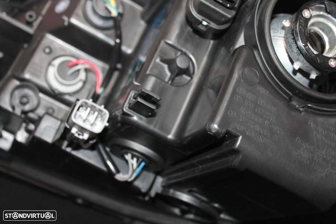 Farol Toyota Yaris de 2014 a 2018 - 5