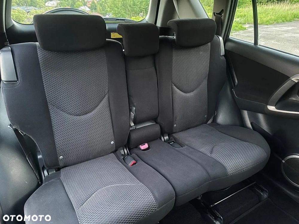 Toyota RAV4 - 24