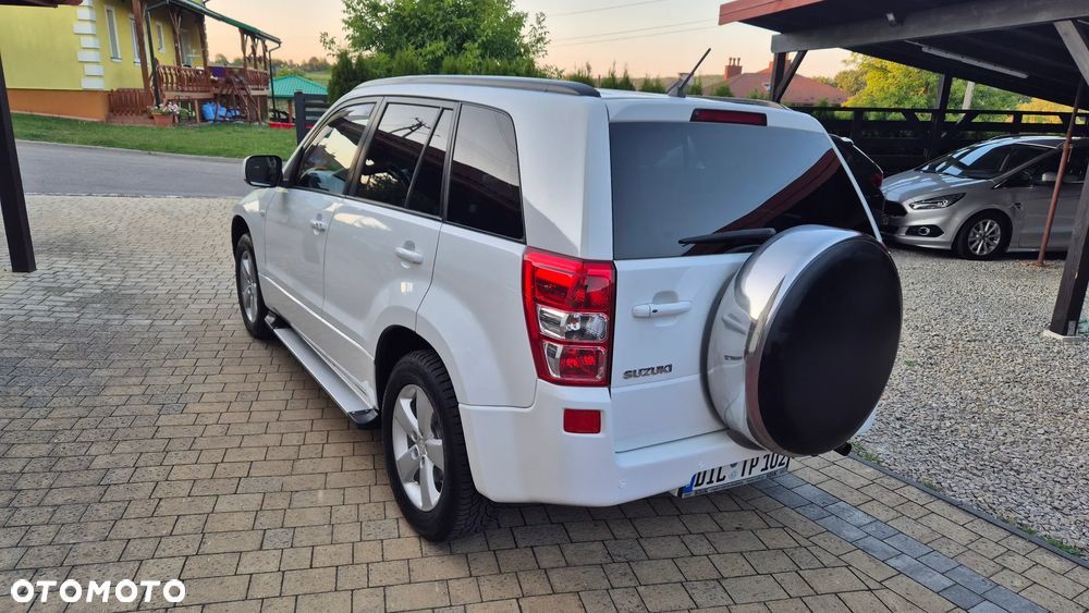 Suzuki Grand Vitara 2.0 Comfort + Family - 11
