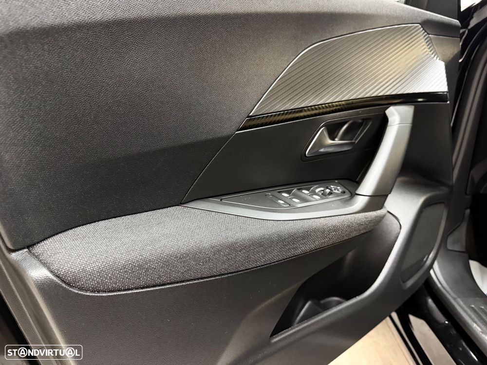 Peugeot 2008 Hybrid 145 e-DSC Style - 19