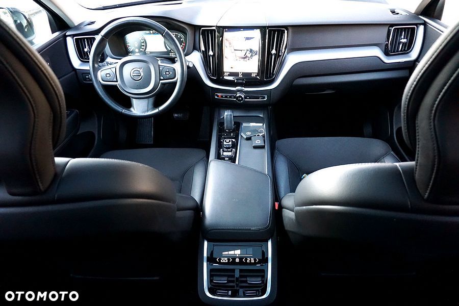 Volvo XC 60 B5 B Geartronic Momentum Pro - 32