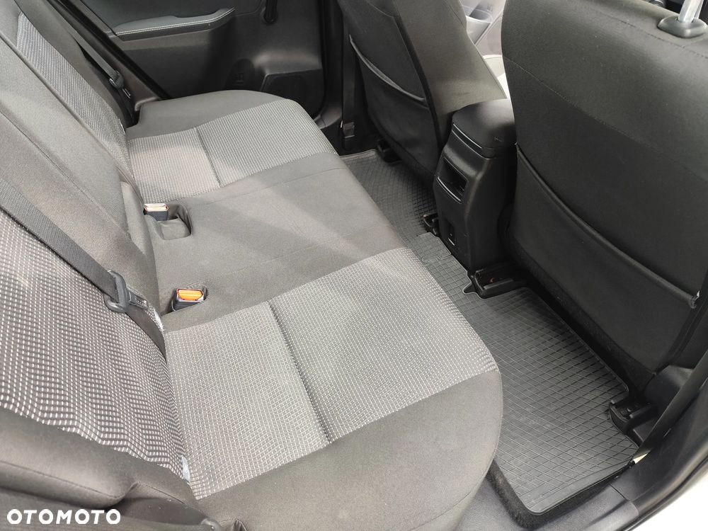 Toyota Auris 2.0 D-4D Dynamic - 13