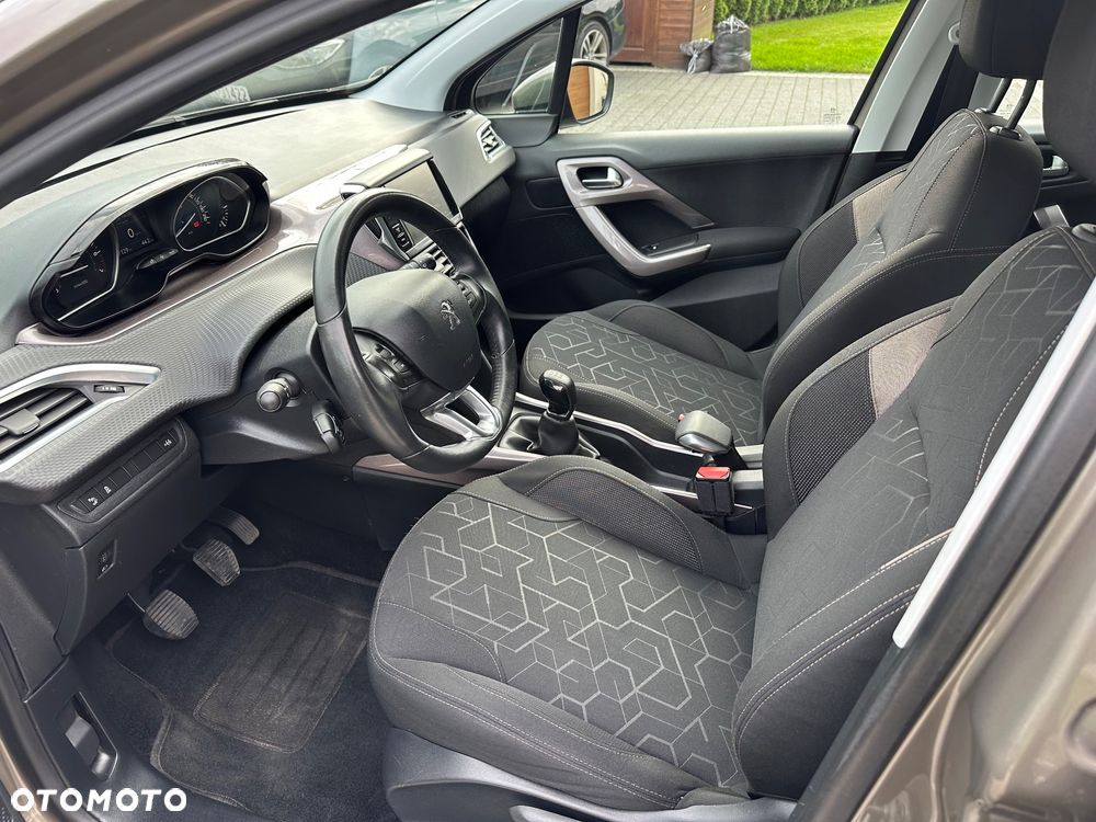 Peugeot 2008 1.2 Pure Tech GPF Style - 17