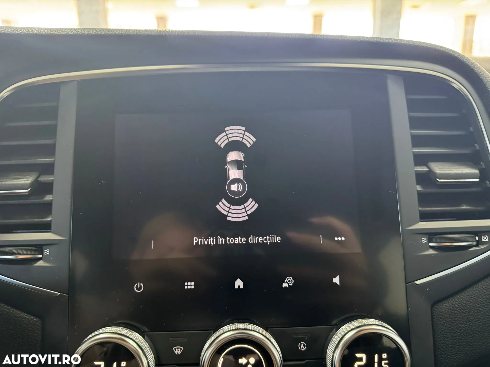 Renault Megane Grandtour E-TECH Plug-in 160 BUSINESS EDITION - 23