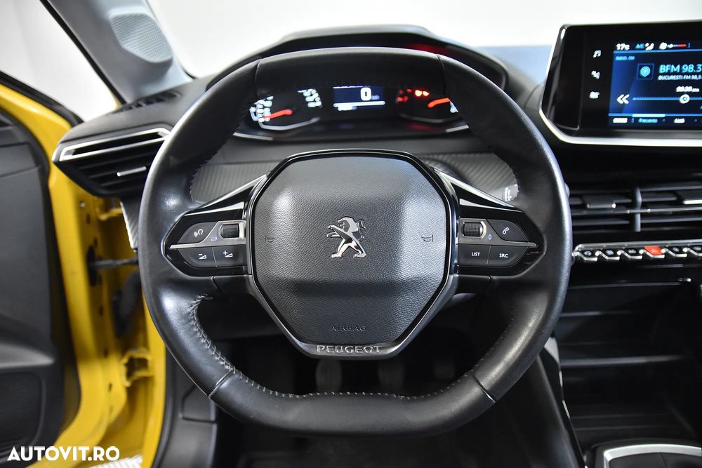 Peugeot 208 - 16